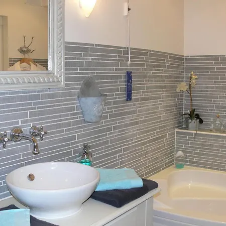 拉图尔特大厦酒店 招待所 屈屈尼昂